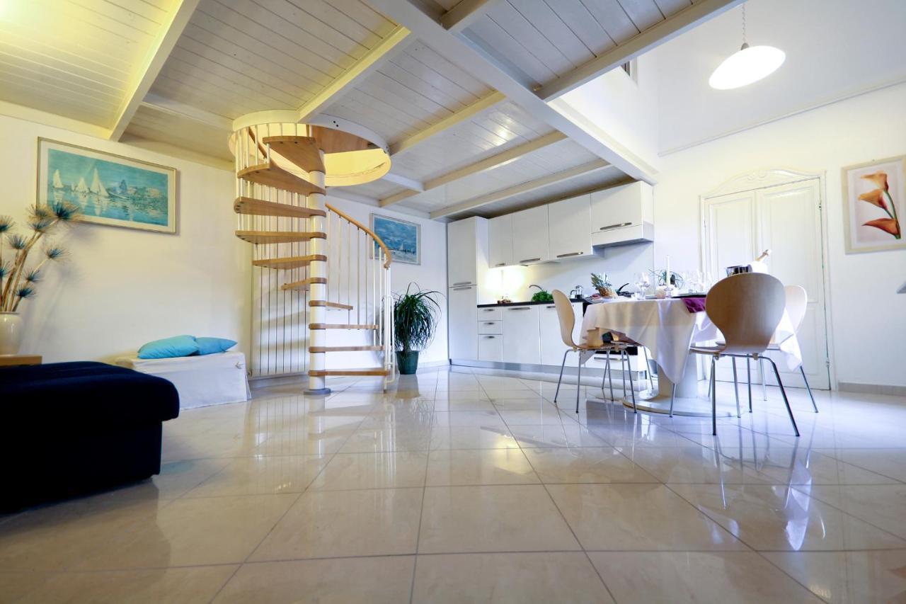Villa Chiara Marina Trilocale Imperia Bagian luar foto